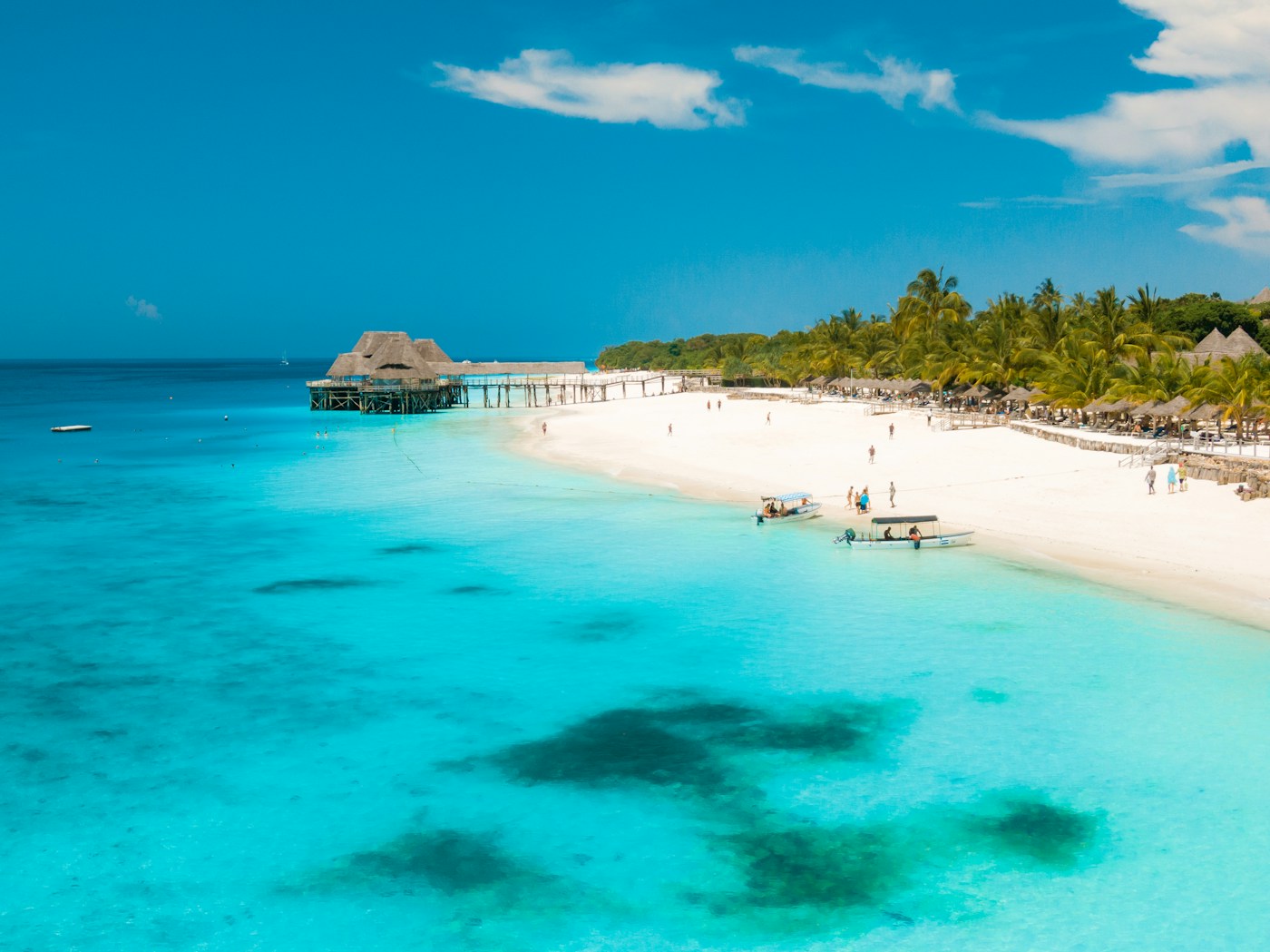 White sand and turquoise water on a Zanzibar beach